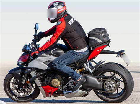 Ducati Streetfighter V Cycle World