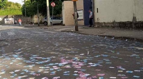 EleiÇÕes Ruas Do Grande Recife Amanhecem Cheias De Santinhos Sujeira é Considerada Crime Eleitoral