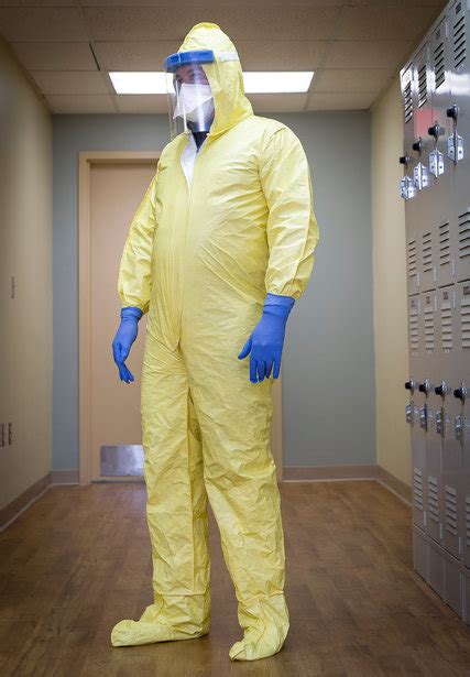Hospitals In The Us Get Ready For Ebola The New York Times