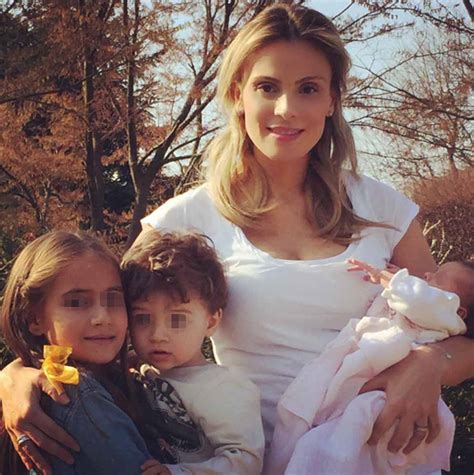 Dalle bimbe, charlotte e mia, al maschietto di casa fino alla nuova arrivata. Francesco Facchinetti e Wilma Helena Faissol con i figli ...