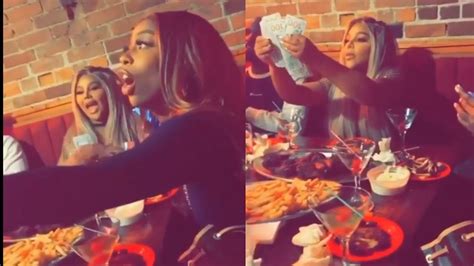 Kash Doll And Lil Kim Fighting Over Dinner Bill Youtube