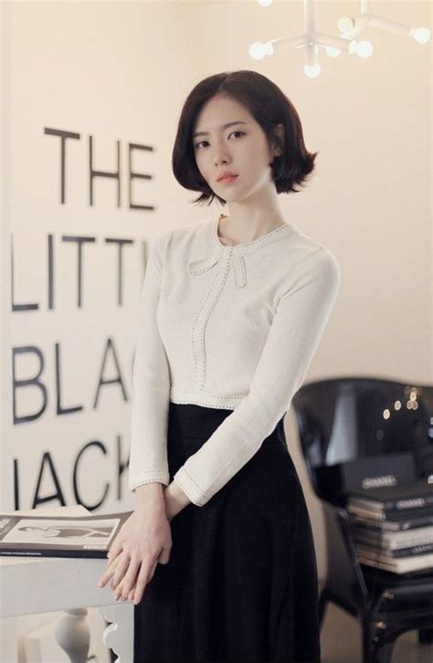 밀크코코아 모델 윤선영 실물도 이쁜 인스타 피팅 여신 아시아 패션 패션 스타일 여성