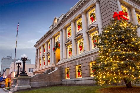 Beauty is in the spreading holiday cheer for over 30 years, the christmas cottage is one of the oldest holiday stores in the city and a destination for christmas decorations. Downtown Decorations, Inc.: Ocean City, New Jersey