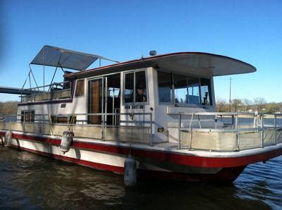 Model 16 x 70 widebody. Gibson houseboating around Tennessee River and Kentucky ...