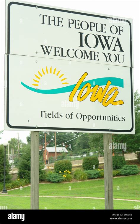 Ajd65224 The People Of Iowa Welcome You Road Sign Keokuk Ia Iowa