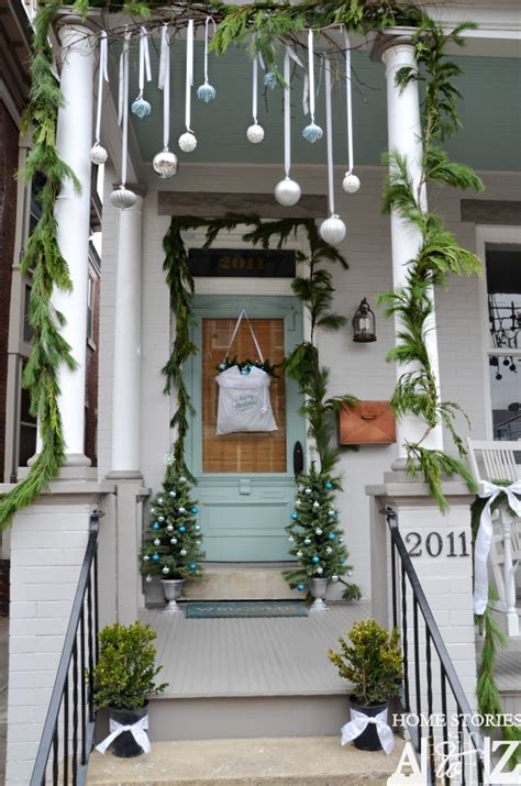 50 Front Porch Christmas Decor Ideas To Make This Year