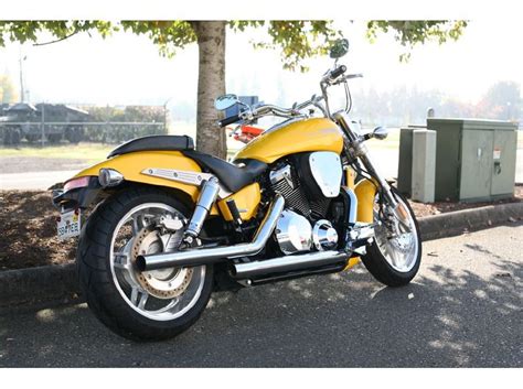 The vtx1800 is a bit more expensive than some other big cruisers and you'd expect a bit more for your money frankly. 2007 Honda VTX 1800F Spec 2 for sale on 2040-motos