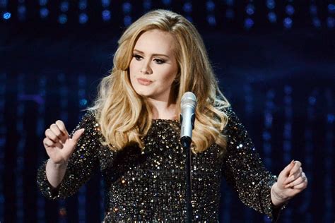 Adele Sings Hello It S Me As She Previews New Music In Tv Advert Watch Nme