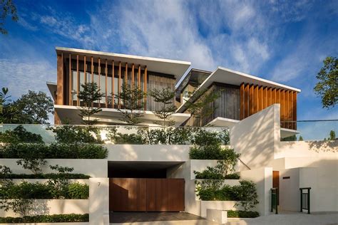 Rhythmic Timber Louvres Line Namly View House In Singapore