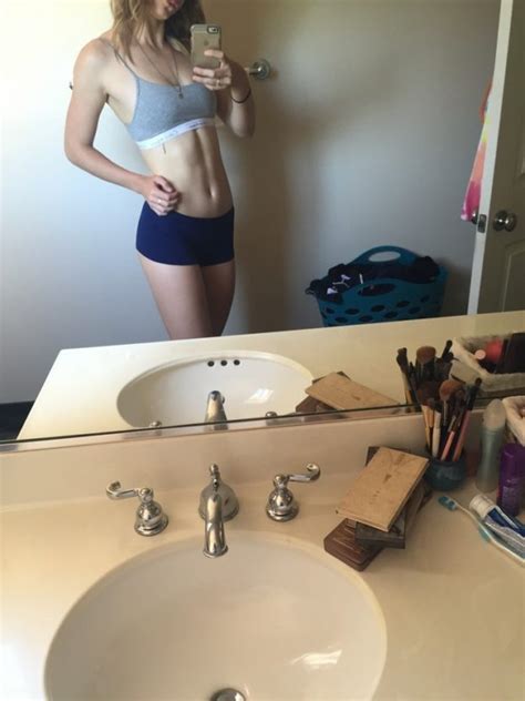 Mackenzie Lintz Leaked Nude In Fitting Room Photos The Best