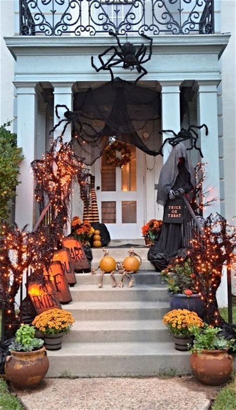 Front Yard Halloween Decorations Decoomo