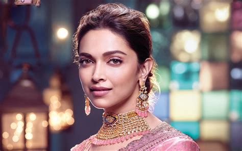 Download Deepika Padukone 2022 Indian Actress Bollywood Traditional