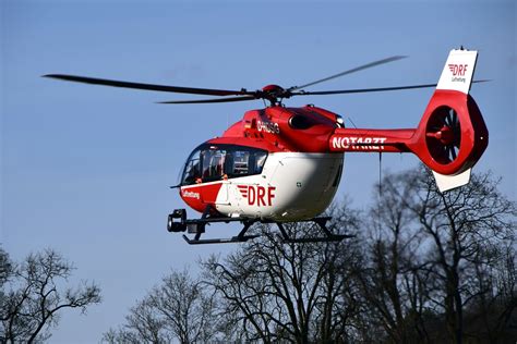 Nad powiatem lubaczowskim krąży czerwony helikopter - Lubaczów, powiat lubaczowski, elubaczow ...