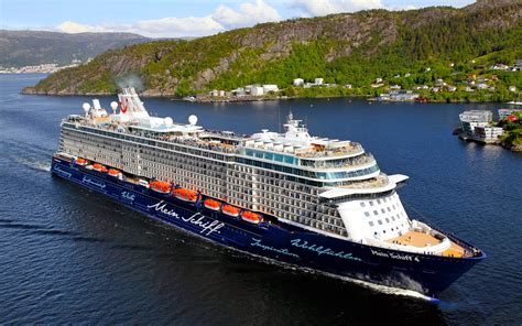 Reiseziele der mein schiff flotte. Download wallpapers Mein Schiff 4, cruise ship, port, TUI ...