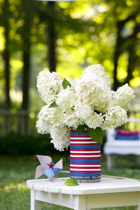 Memorial day isn't just about getting the day off work to celebrate the start of summer; 20 Easy DIY Memorial Day Decor Ideas to Celebrate in Style | Memorial day decorations, Fun and ...