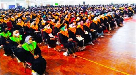 Wisuda 800 Mahasiswa Di Periode Ii Rektor Uin Beber Upaya Pengembangan