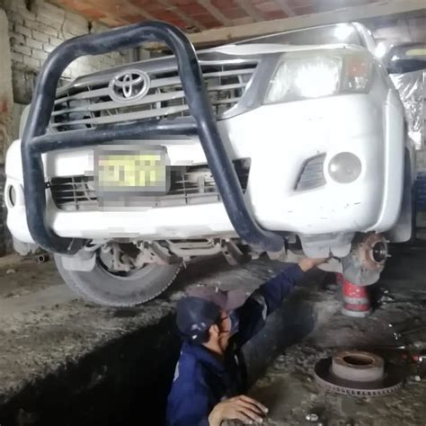 Taller Para Camionetas Toyota Hilux Multiservicios Precisur