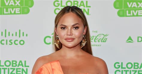 Chrissy Teigen S Instagram Apologizing For Cyber Bullying Was Needed