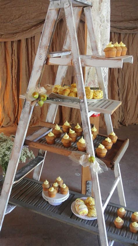 Preparations for the fall weddings are in full swing, and i'd like to inspire those of you who are getting ready for rustic. Barn Wedding Décor Ideas