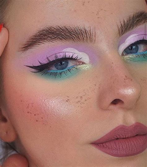 The Prettiest Spring Pastel Makeup Ideas To Brighten Up Your Look In 2020 Colorful Eye Makeup