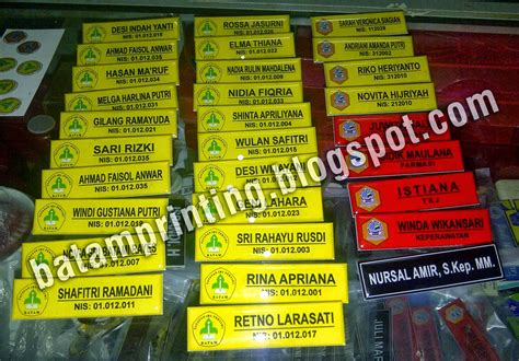 Biro reklame jasa produksi pembuatan papan reklame billboard neon box letter huruf timbul 3d branding mobil , jasa buat papan nama promosi iklan toko kantor perusahaan notaris proyek acrylic akrilik sekolah harga murah surabaya semarang yogyakarta denpasar lombok balikpapan banjarmasin makassar Tempat bikin, buat Nametag (papan nama dada) biasa dan ...