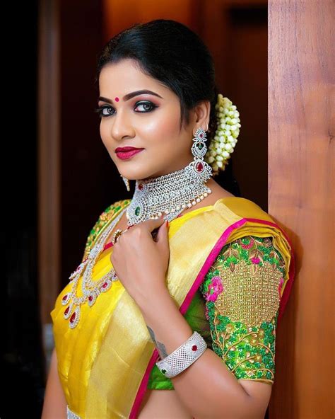 Pin By Preksha Pujara On 01sanjay Menavan Gorgeous Women Hot Wedding
