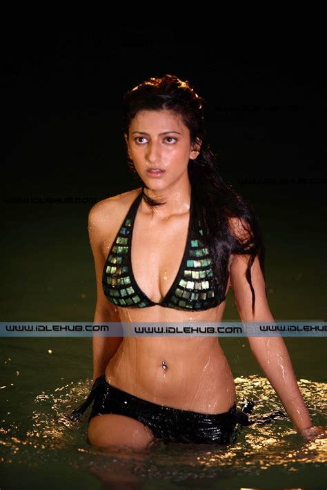 shruti haasan bikini show in her debut film luck 100 unseen actress models tv anchors wwe