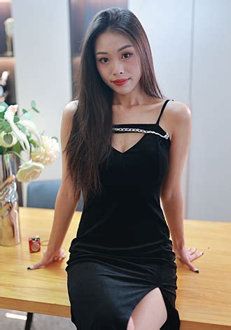 Asian Member Xinyue From Shenzhen 21 Yo Hair Color Black