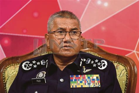 10 new clusters detected, another 10 ended today sri aman prison and kampung serpan laut in sarawak to go under emco from tomorrow. Hina Nabi: 'Alvin Chow' direman esok - KPN | Kes | Berita ...
