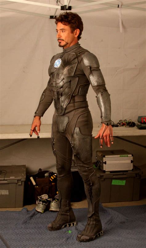 Robert Downey Jr Suits Up In His Iron Man Body Jakesheadwarning