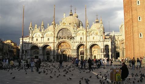 Chiude tra 2 ore 40 min. L'imperdibile: Piazza San Marco e la Basilica d'oro ...