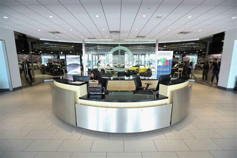 Nation's largest Nissan dealership woos buyers with amenities ...