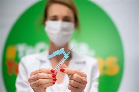 A produção deve começar ainda este ano, na fábrica que hoje faz a vacina contra influenza. Covid-19: Anvisa aprova segundo lote da vacina CoronaVac