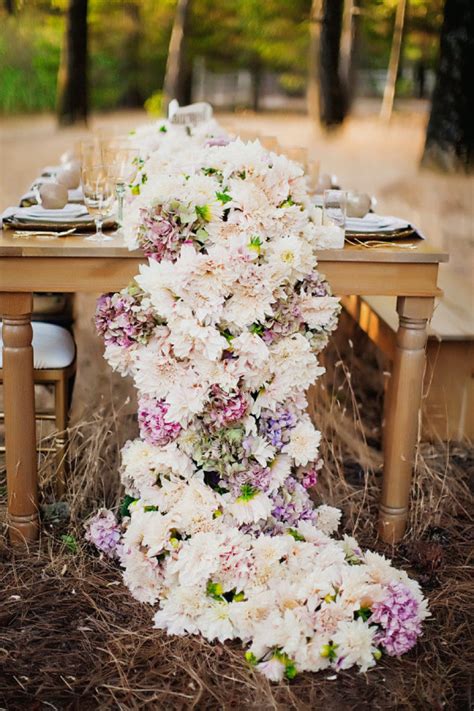 Here, fresh pears and a skinny tree stump platform came together. 40 Elegant Ways to Decorate Your Wedding with Floral ...