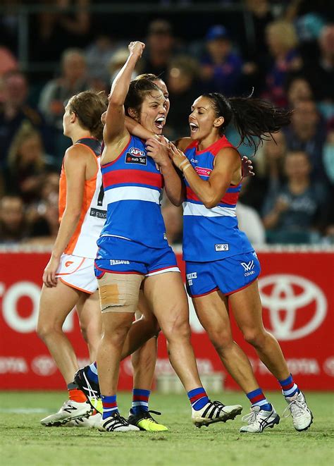 The footscray football club was founded in 1877 and are known by the bulldogs, doggies, dogs, bullies, pups, the scray and scraggers. Bulldogs finish AFLW season with victory - westernbulldogs ...