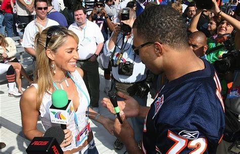 Ines Sainz Steals The Show The Most Memorable Super Bowl Media Day Moments Complex
