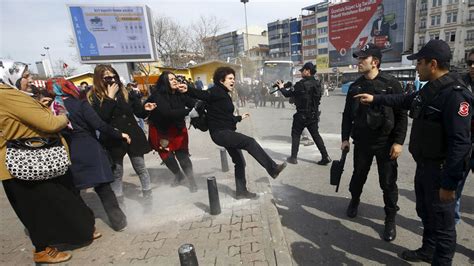 Turkish Police Break Up Womens Protest With Rubber Bullets RT World News