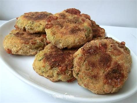 Polpette di melanzane al forno leggere e gustose, rappresentano un buon secondo piatto senza carne oppure un delizioso antipasto morbide, saporite e croccanti grazie grazie alla panatura con pangrattato. Polpette al forno con zucchine e scamorza | Ricetta ...