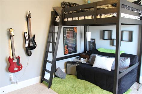 Bedroom Ideas For Teenage Boys With Rock Star Themes 3