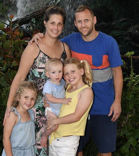Rugby League Star Rob Burrow Wants Wife Lindsey To Find Love Again When He Dies Daily Mail Online