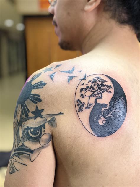 Yin Yang Tattoo With Tree Of Life Tattoos Yin Yang Tattoos Yin Yang