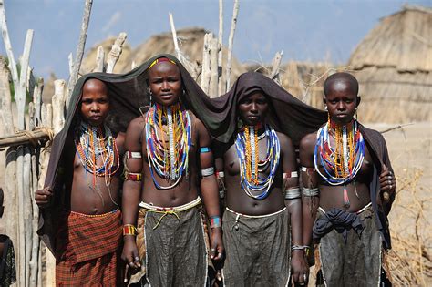 Éthiopie 9 Les Peuples Fantastiques De La Vallée De Lomo