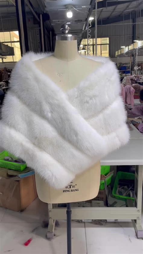 Fashion Short Type Faux Fox Fur Vest With Buttons On Both Sides Top