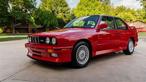 Learn more about price, engine type, mpg, and complete safety and warranty information. BMW M3 E30 von 1988: Ist dieser Ur-M3 wirklich 250.000 Dollar wert? - auto motor und sport