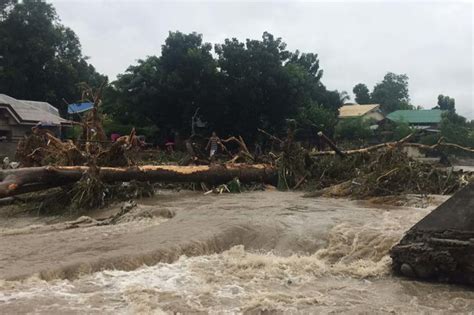 Malakas Na Ulan Baha Landslide Nagbabadya Sa Ilang Bahagi Ng Visayas