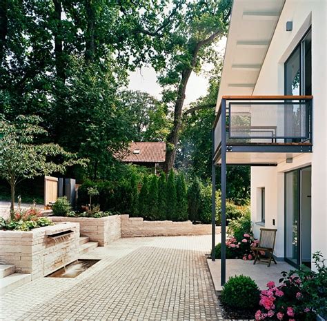 < 5 km kilometer entfernt. Haus am Hang - muenchenarchitektur