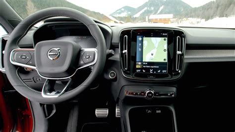 The volvo xc40 is a subcompact luxury crossover suv manufactured by volvo cars. 2018 Volvo XC40 - Interior - YouTube