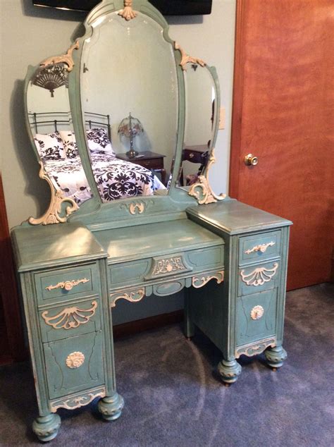 Chalk Paint On Antique Vanity Table Antique Vanity Table Painted