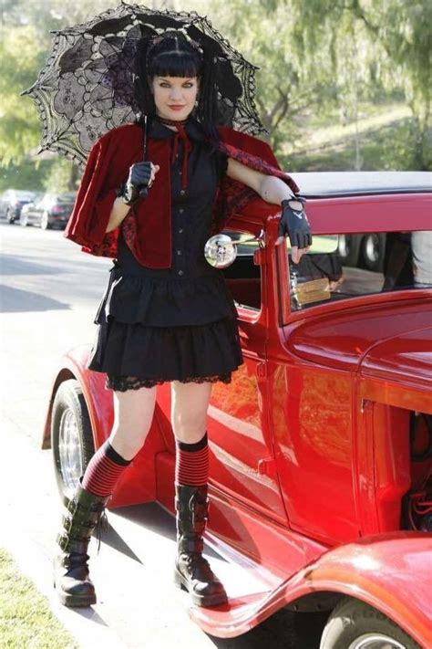 Pin By Colleen Mcclain Burkett On Pretty Pinups Pauley Perrette Ncis Ncis Abby