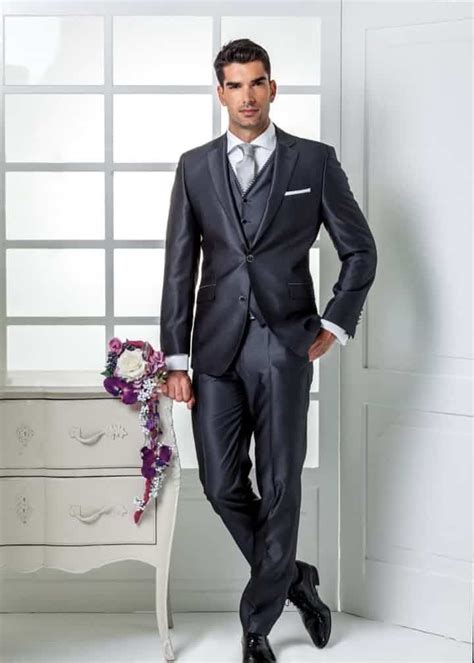 Lo moderno, lo antiguo y lo reciclado. FR_30, Felix Ramiro | Traje de novio, Trajes y Estilos de ...